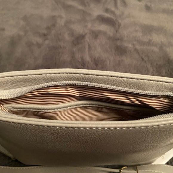 Denver Hayes Light Grey Crossbody purse NWT - Picture 5 of 11